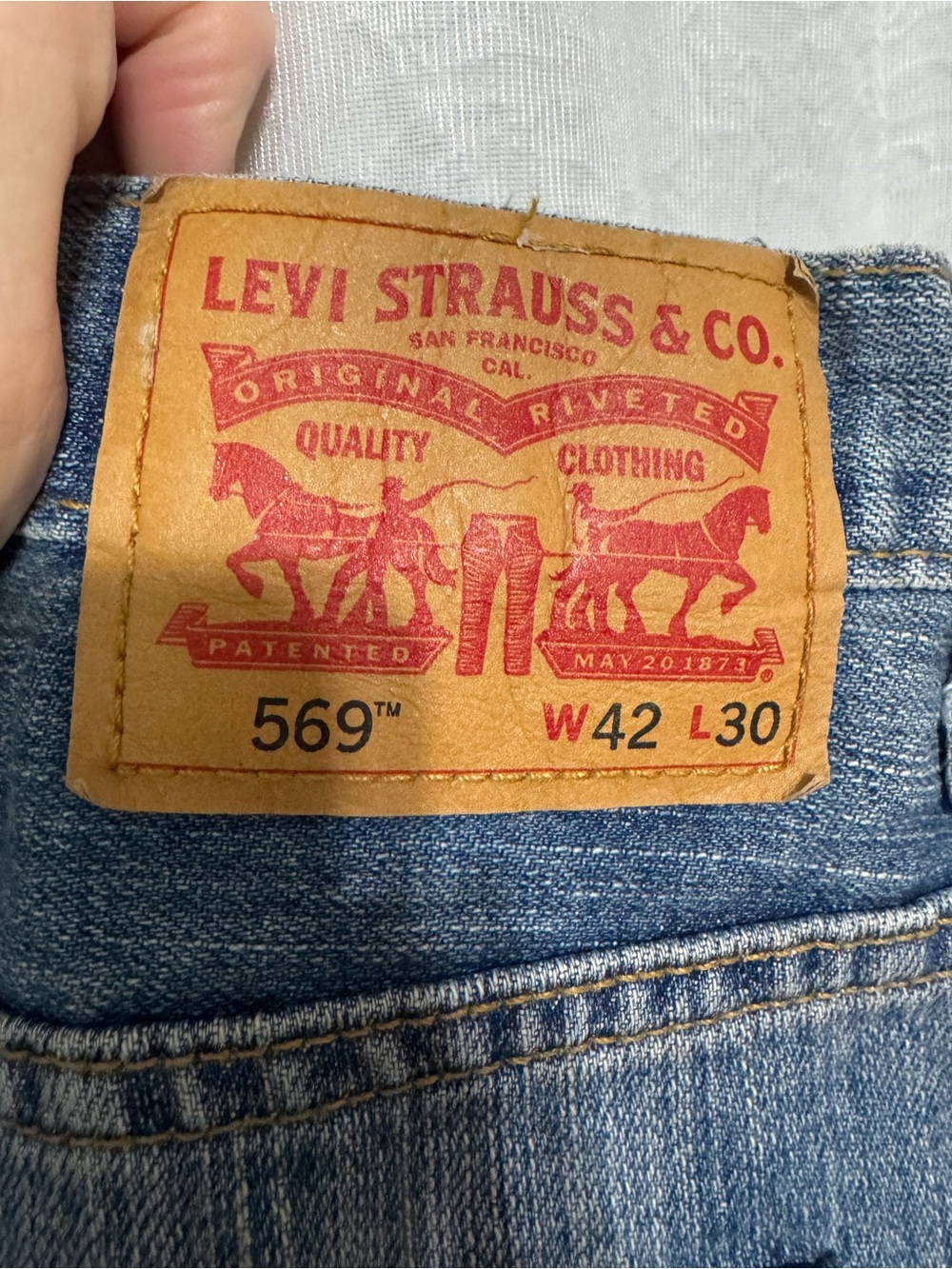 Levis Jeans - Picture 3 of 5